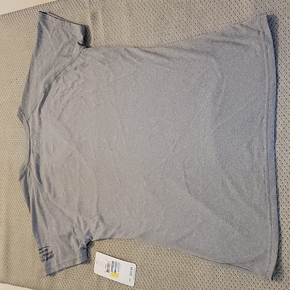 NWT UNDER ARMOUR Semi-Fitted Gray V-Neck Short Skeeve Tee Size:M - Picture 6 of 10